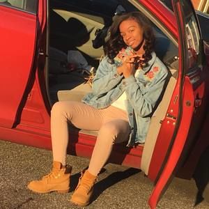 Meet your Posher, Aja